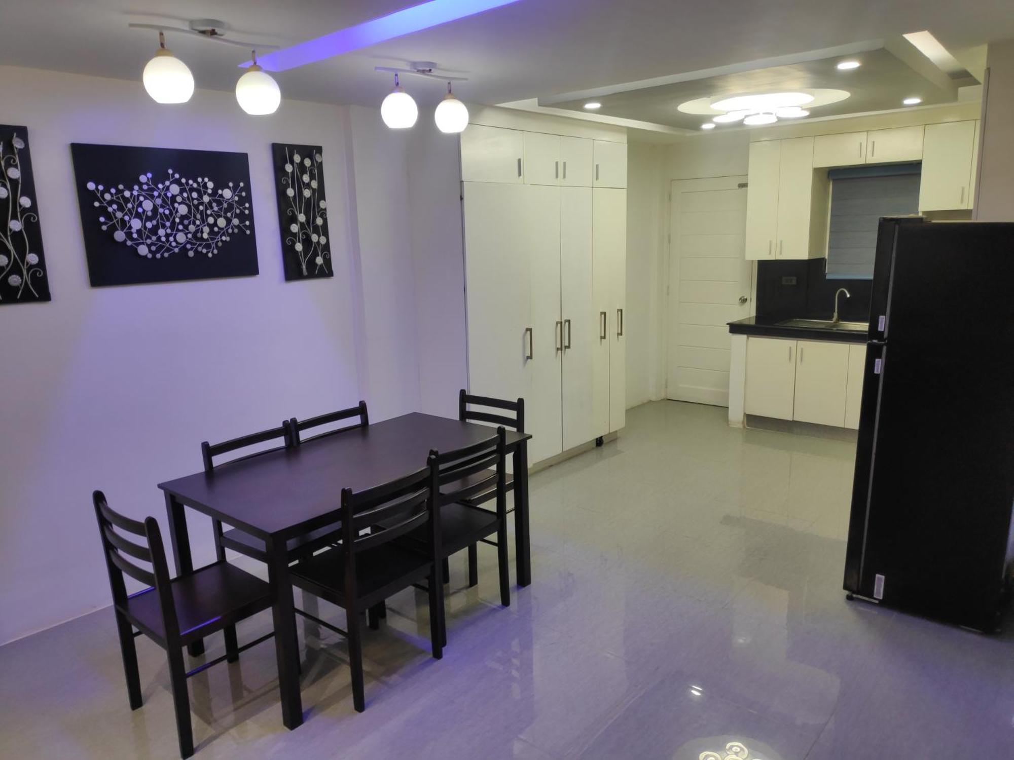 Tagaytay Staycation By Naya And Darla W Free Swimming Pool, Wifi & Netflix Tagaytay City ภายนอก รูปภาพ