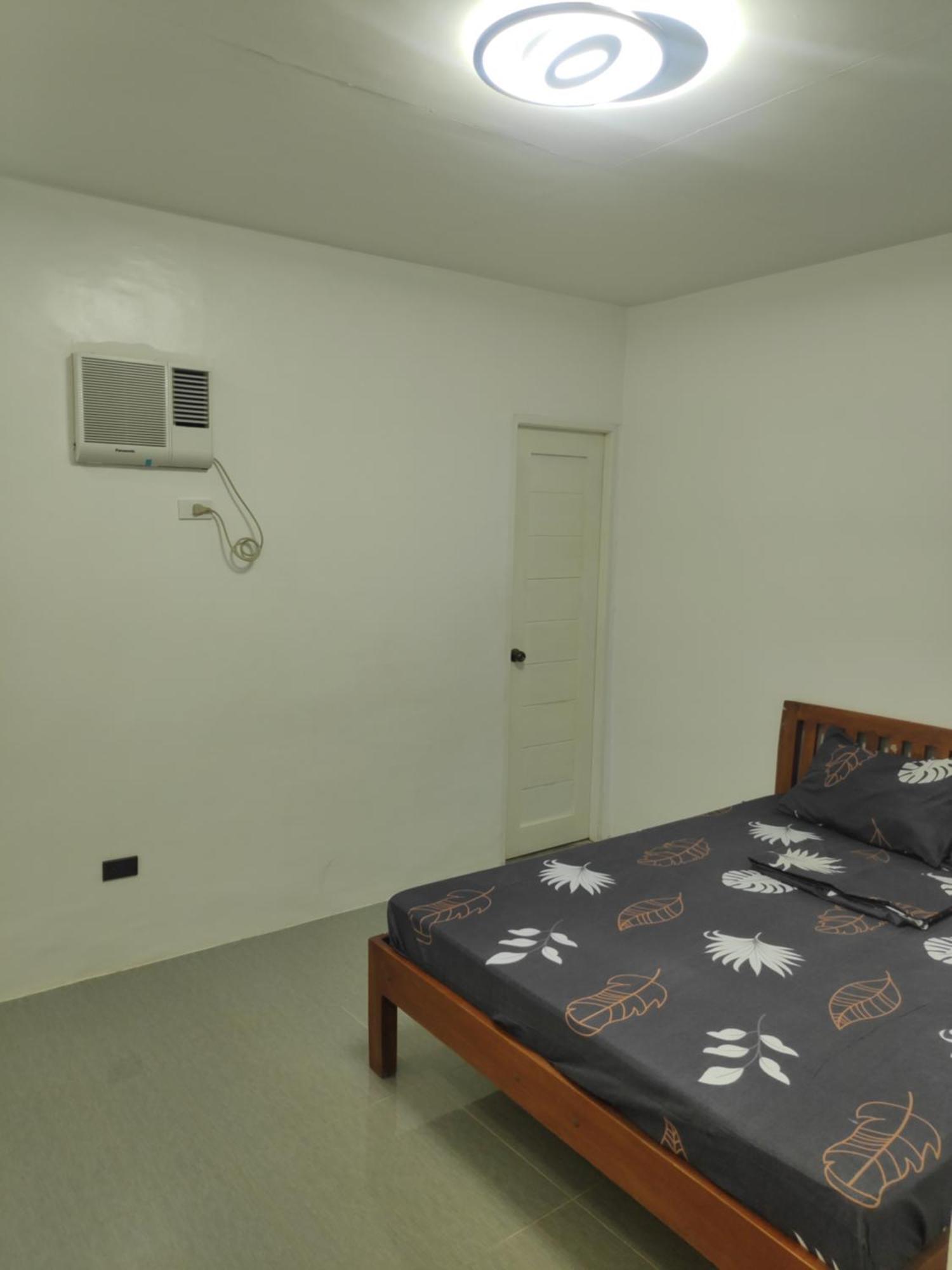 Tagaytay Staycation By Naya And Darla W Free Swimming Pool, Wifi & Netflix Tagaytay City ภายนอก รูปภาพ