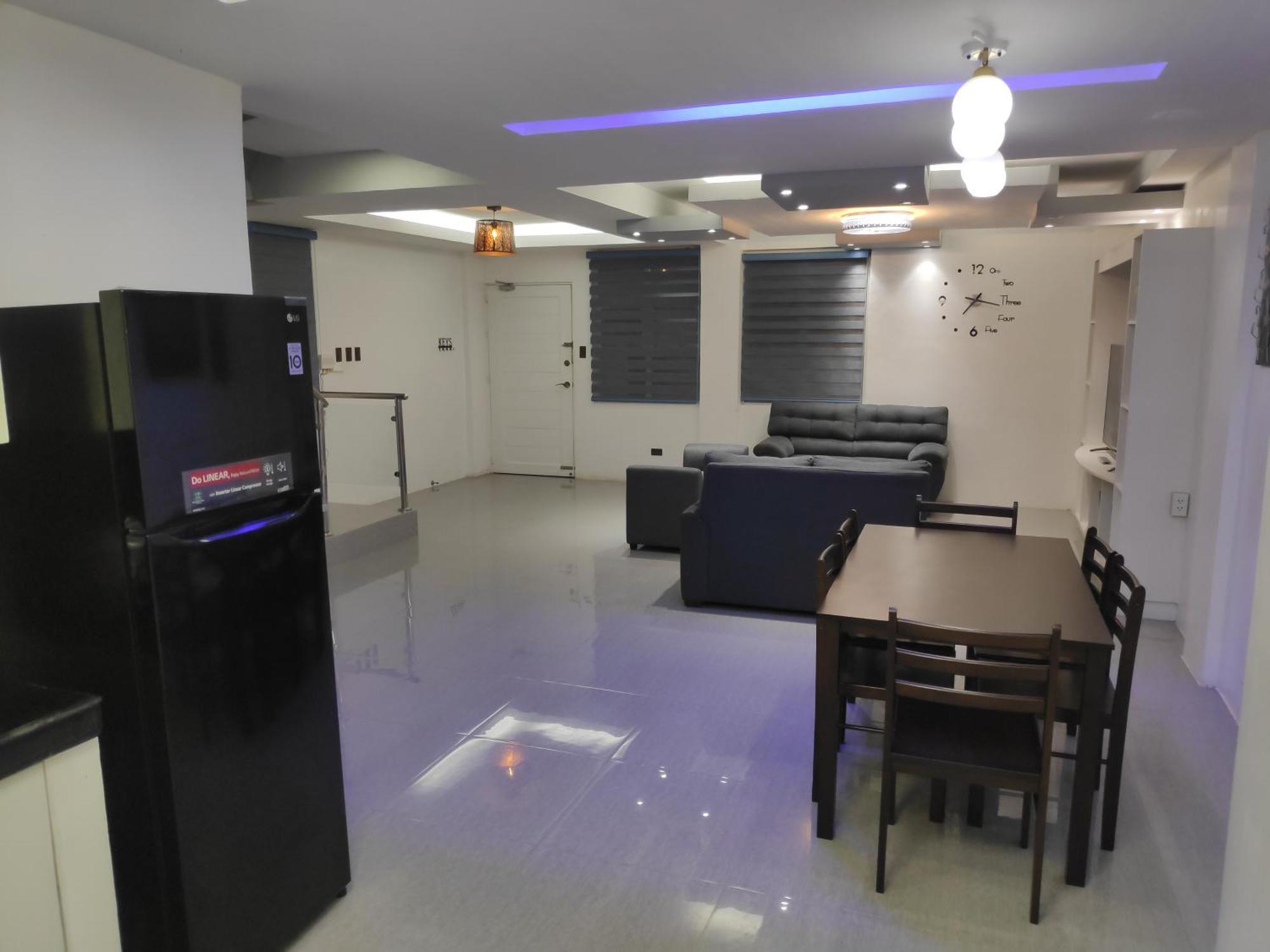 Tagaytay Staycation By Naya And Darla W Free Swimming Pool, Wifi & Netflix Tagaytay City ภายนอก รูปภาพ