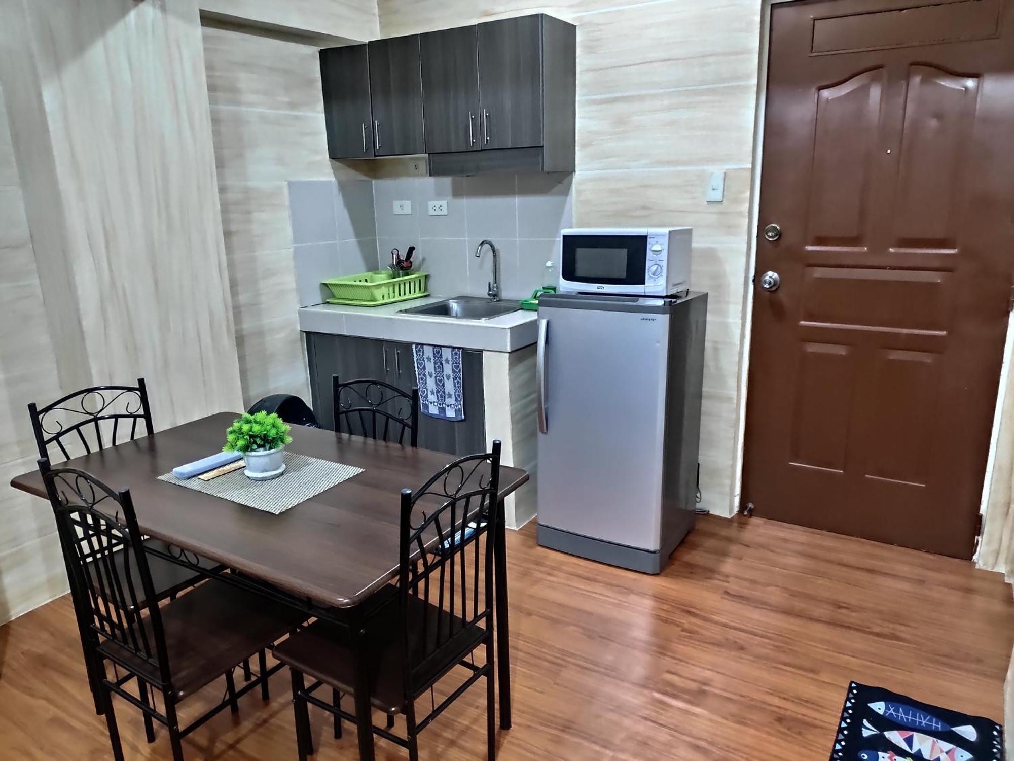 Tagaytay Staycation By Naya And Darla W Free Swimming Pool, Wifi & Netflix Tagaytay City ภายนอก รูปภาพ