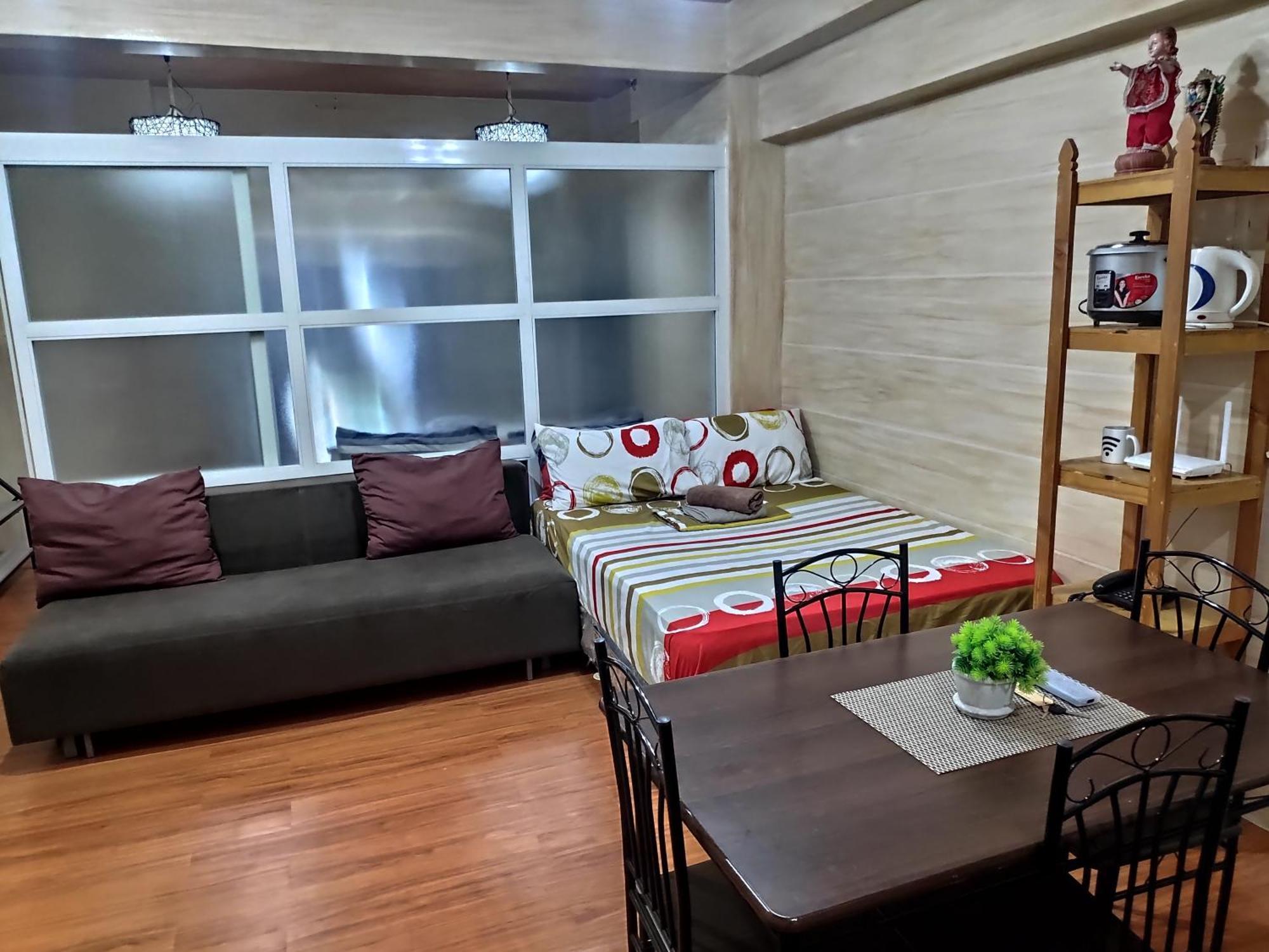 Tagaytay Staycation By Naya And Darla W Free Swimming Pool, Wifi & Netflix Tagaytay City ภายนอก รูปภาพ