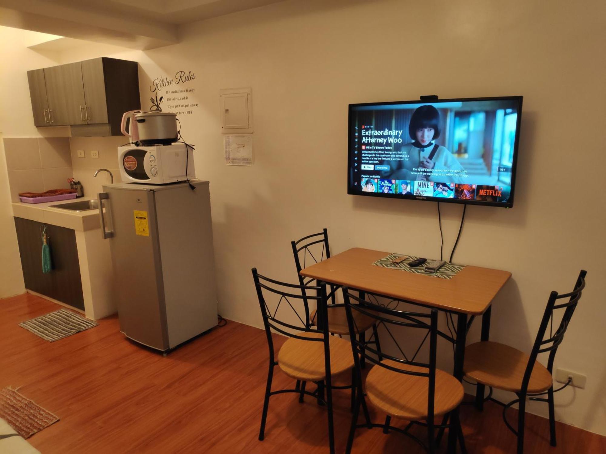 Tagaytay Staycation By Naya And Darla W Free Swimming Pool, Wifi & Netflix Tagaytay City ภายนอก รูปภาพ